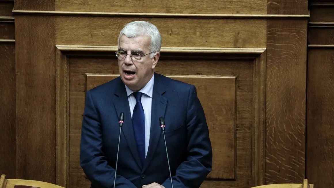 Επίθεση κουκουλοφόρων έξω από το σπίτι του βουλετή της ΝΔ Στράτου Σιμόπουλου στη Θεσσαλονίκη