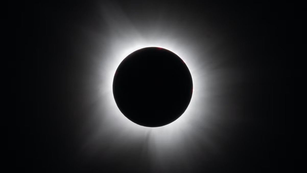 Όλα όσα πρέπει να ξέρετε για την ολική έκλειψη Ηλί