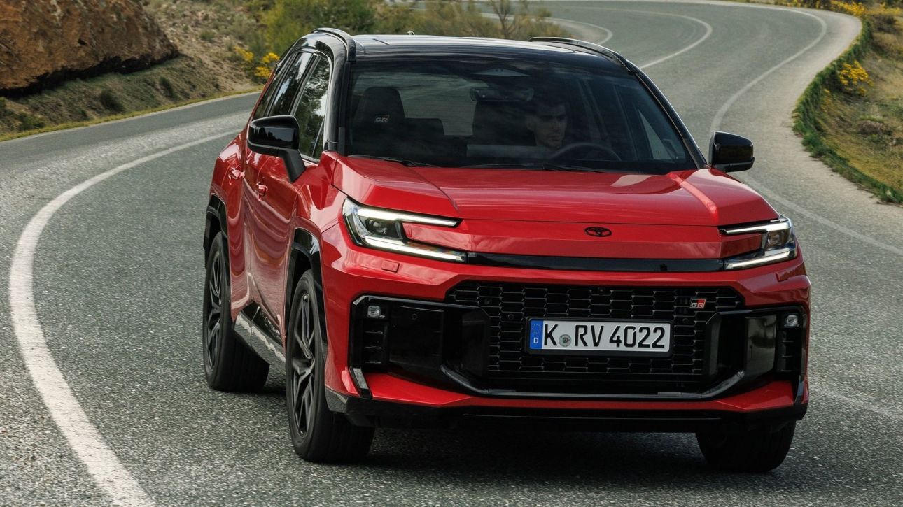 Γιατί η Toyota δεν εγκαταλείπει τους κινητήρες εσωτερικής κα