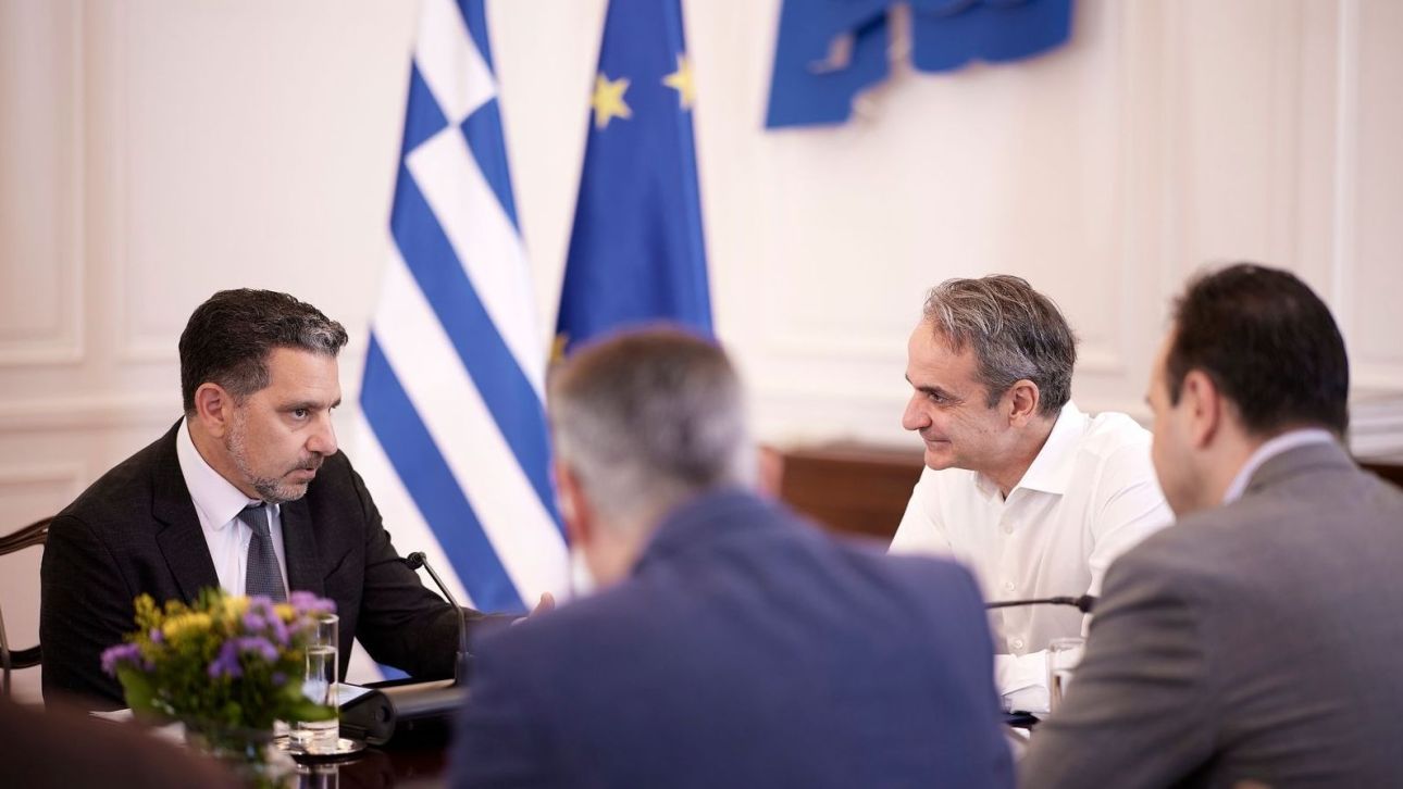 &Sigma;&upsilon;&nu;ά&nu;&tau;&eta;&sigma;&eta; &Mu;&eta;&tau;&sigma;&omicron;&tau;ά&kappa;&eta; &mu;&epsilon; Senior Vice President &tau;&eta;&sigmaf; Amazon: &Sigma;&tau;&omicron; &tau;&rho;&alpha;&pi;έ&zeta;&iota; &omicron;&iota; &epsilon;&pi;&epsilon;&nu;&delta;ύ&sigma;&epsilon;&iota;&sigmaf; &sigma;&tau;&eta;&nu; &Epsilon;&lambda;&lambda;ά&delta;&alpha;