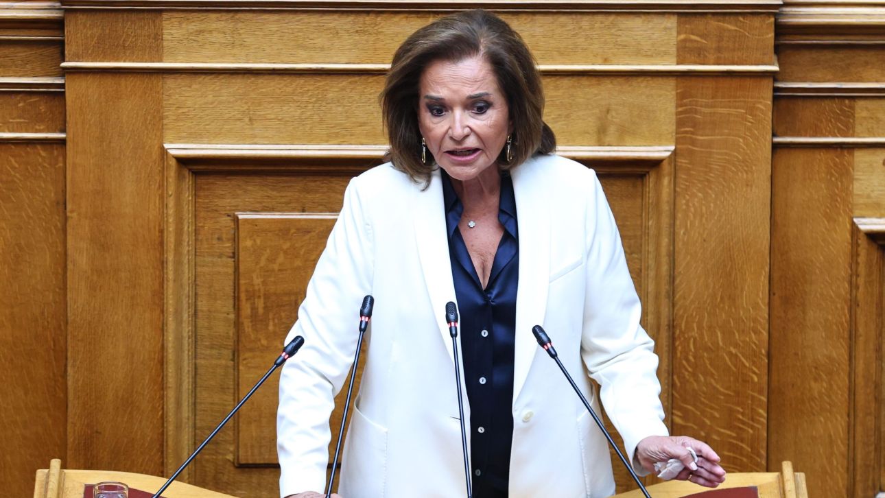 &Mu;&pi;&alpha;&kappa;&omicron;&gamma;&iota;ά&nu;&nu;&eta;: &laquo;&Omicron;ύ&tau;&epsilon; έ&nu;&alpha; &kappa;ό&mu;&mu;&alpha; &delta;&epsilon;&nu; &pi;&rho;έ&pi;&epsilon;&iota; &nu;&alpha; &epsilon;&xi;&upsilon;&pi;&eta;&rho;&epsilon;&tau;&epsilon;ί &tau;&omicron; &alpha;&phi;ή&gamma;&eta;&mu;&alpha; &tau;&omega;&nu; &epsilon;&chi;&theta;&rho;ώ&nu; &tau;&eta;&sigmaf; &delta;&eta;&mu;&omicron;&kappa;&rho;&alpha;&tau;ί&alpha;&sigmaf;&raquo;