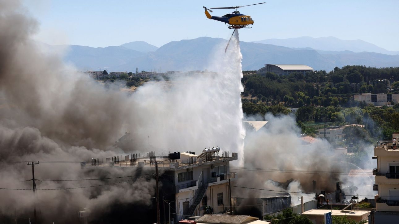 &Phi;&omega;&tau;&iota;ά &sigma;&epsilon; &alpha;&pi;&omicron;&theta;ή&kappa;&eta; &sigma;&tau;&omicron; &Eta;&rho;ά&kappa;&lambda;&epsilon;&iota;&omicron;: &Sigma;&tau;&iota;&sigmaf; &phi;&lambda;ό&gamma;&epsilon;&sigmaf; &pi;&omicron;&lambda;&upsilon;&kappa;&alpha;&tau;&omicron;&iota;&kappa;ί&alpha; &kappa;&alpha;&iota; &epsilon;&pi;&iota;&chi;&epsilon;&iota;&rho;ή&sigma;&epsilon;&iota;&sigmaf;
