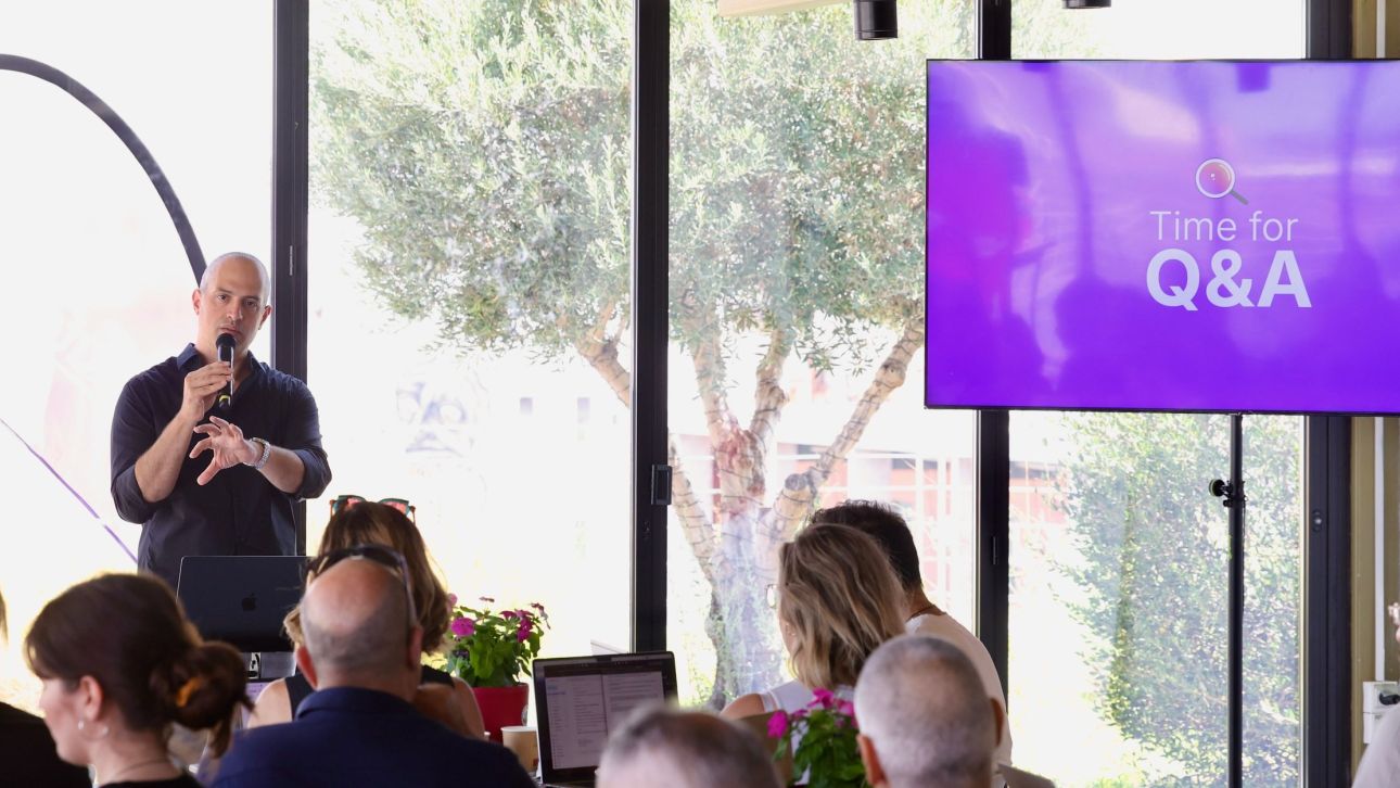 &Eta; Rakuten Viber &epsilon;&pi;&epsilon;&nu;&delta;ύ&epsilon;&iota; &sigma;&tau;&eta;&nu; &Epsilon;&lambda;&lambda;ά&delta;&alpha; &kappa;&alpha;&theta;ώ&sigmaf; &chi;&tau;ί&zeta;&epsilon;&iota; &tau;&omicron; super app &tau;&eta;&sigmaf;