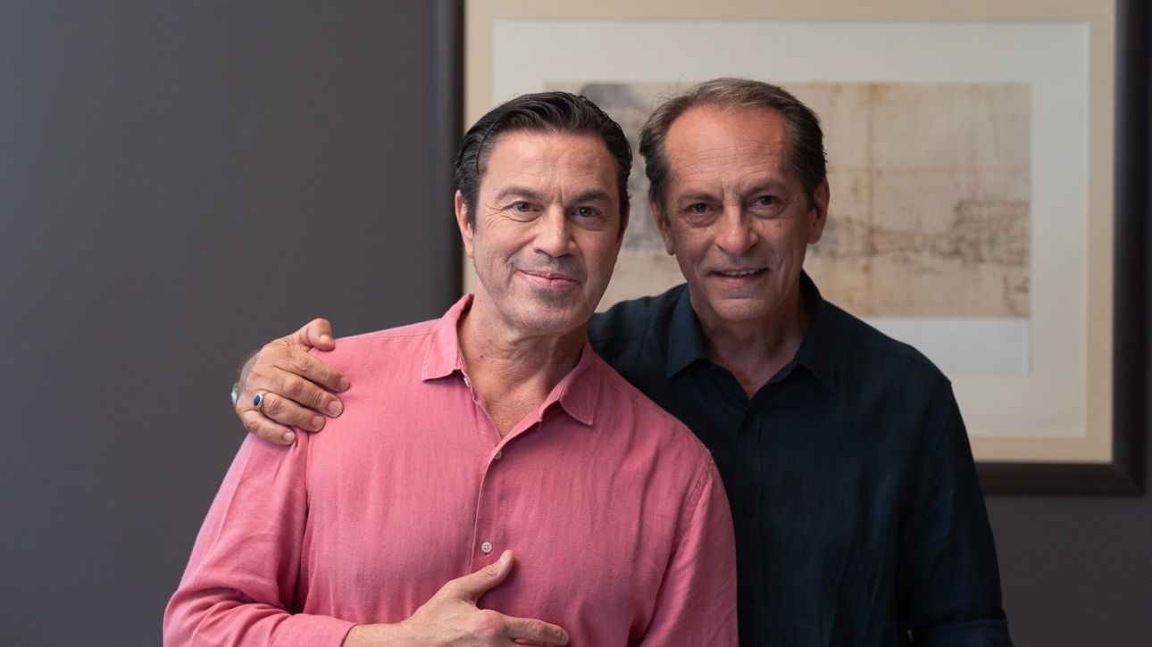 Φραγκούλης - Καρασούλος στο Επί Σκηνής: «Είμαστε μια πατρίδα, μια άγκυρα ο ένας για τον άλλο»