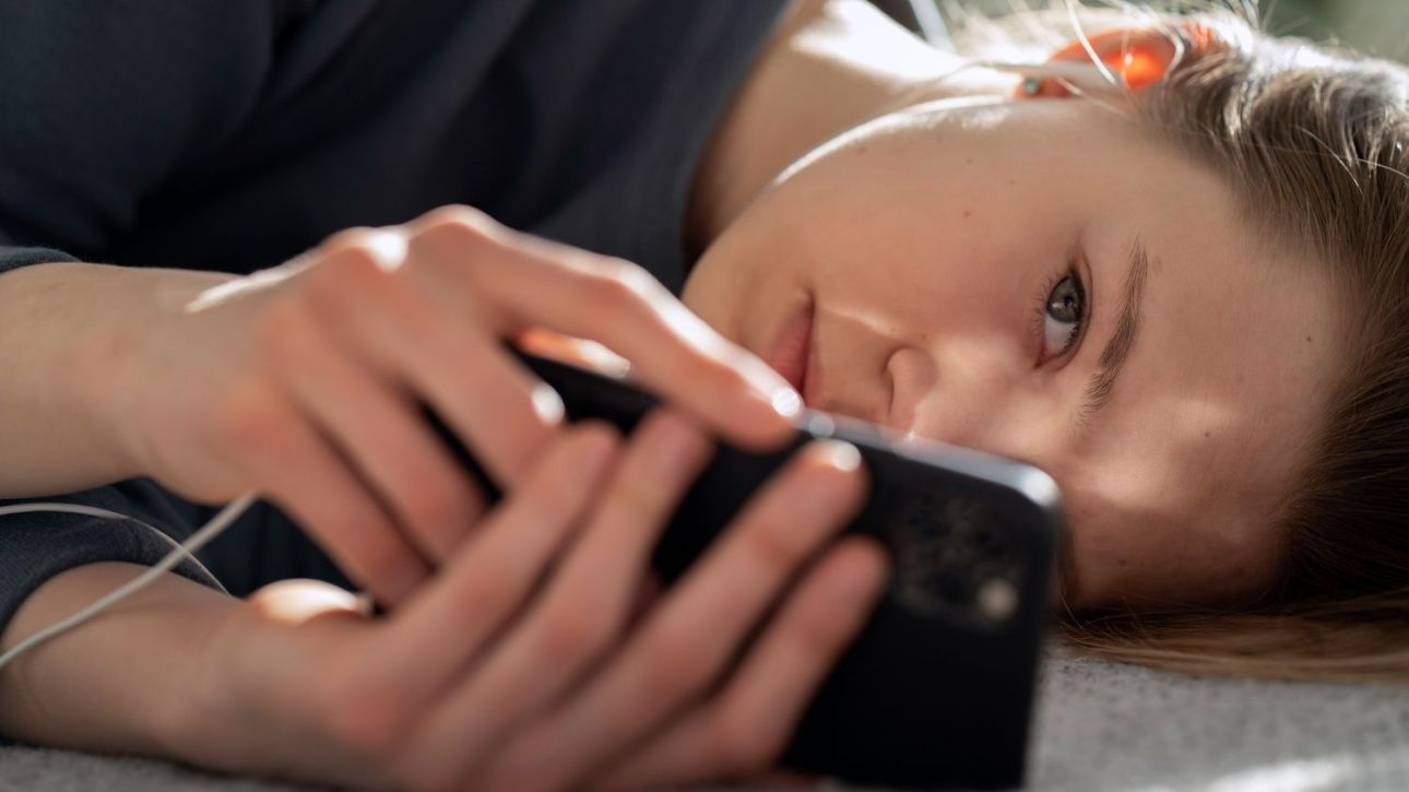 Τα like στα social media επηρεάζουν διαφορετικά τους καταθλιπτικούς, διαπιστώνει μελέτη