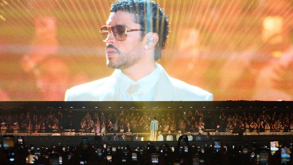 Ακυρώθηκε συναυλία του Bad Bunny στο Μιλάνο λόγω καταιγίδας - 80.000 θεατές έφυγαν από το στάδιο