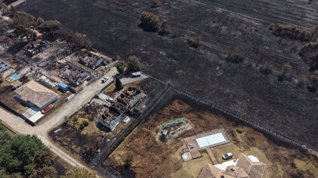 &Gamma;&alpha;&lambda;&lambda;ί&alpha;: &Epsilon;&iota;&kappa;ό&nu;&epsilon;&sigmaf; &beta;&iota;&beta;&lambda;&iota;&kappa;ή&sigmaf; &kappa;&alpha;&tau;&alpha;&sigma;&tau;&rho;&omicron;&phi;ή&sigmaf; &alpha;&pi;ό drone- &laquo;&Beta;&omicron;&mu;&beta;&alpha;&rho;&delta;&iota;&sigma;&mu;έ&nu;&omicron;&raquo; &tau;&omicron; &chi;&omega;&rho;&iota;ό Porge &alpha;&pi;ό &tau;&eta;&nu; &pi;ύ&rho;&iota;&nu;&eta; &kappa;ό&lambda;&alpha;&sigma;&eta;