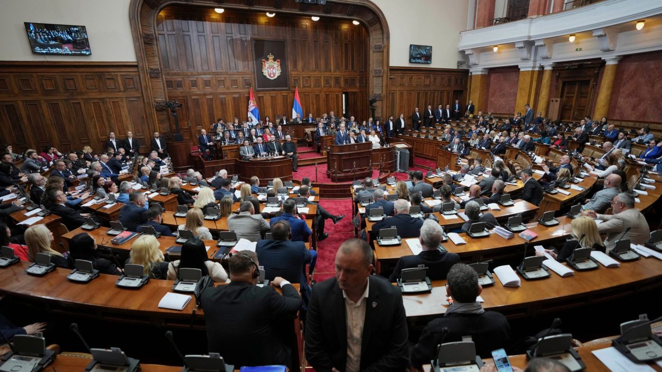 &Sigma;&epsilon;&rho;&beta;ί&alpha;: Έ&lambda;&alpha;&beta;&epsilon; &psi;ή&phi;&omicron; &epsilon;&mu;&pi;&iota;&sigma;&tau;&omicron;&sigma;ύ&nu;&eta;&sigmaf; &eta; &kappa;&upsilon;&beta;έ&rho;&nu;&eta;&sigma;