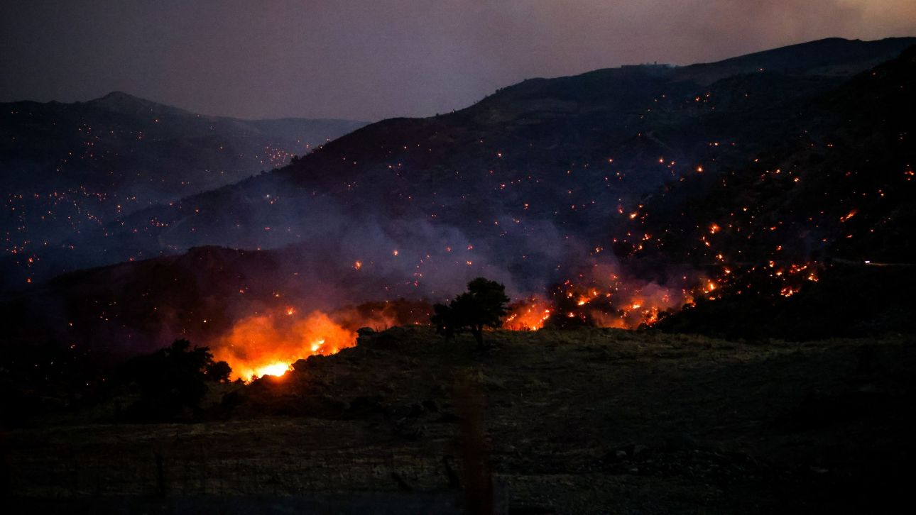 Liveblog: Πύρινη λαίλαπα στο Ρέθυμνο με δύο νεκρούς πυροσβέστες - Πληροφορίες για καμένα σπίτια