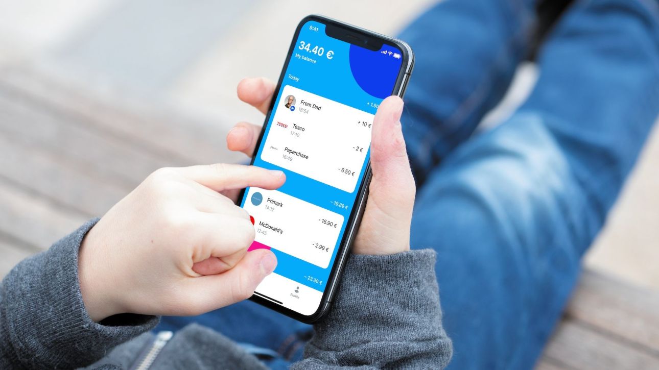 Η Revolut, το ελληνικό IBAN και η νέα μάχη για τον τραπεζικό πελάτη