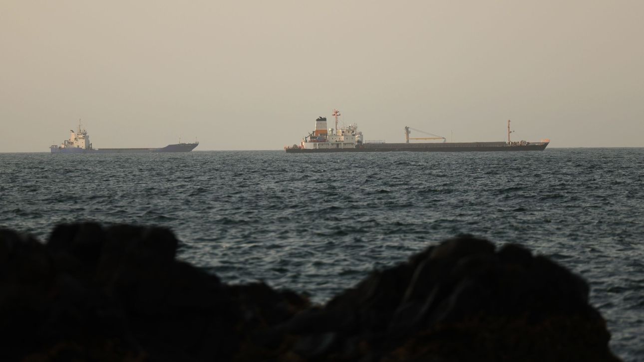 Ποιος θα ελέγχει τα πλοία; Το παιχνίδι ΗΠΑ, Ιράν, Ομάν για το Ορμούζ και η συμφωνία που δεν έρχεται