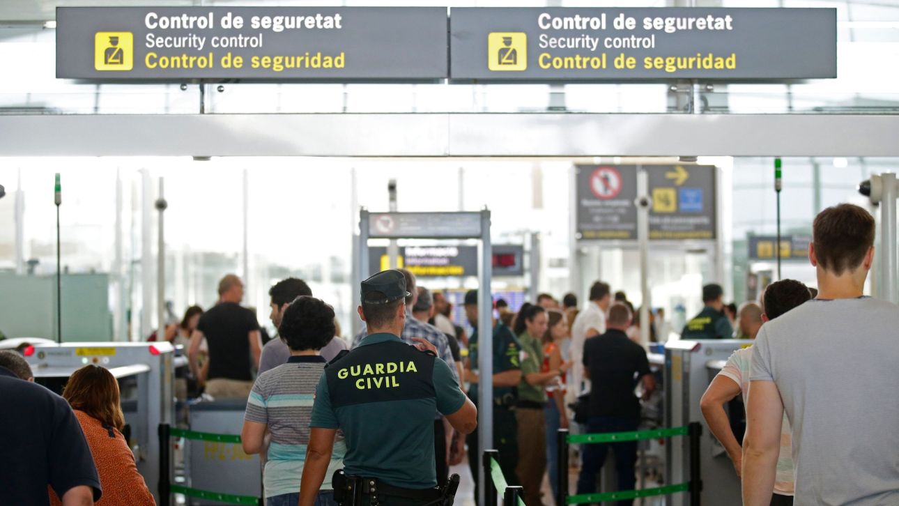 &Iota;&sigma;&pi;&alpha;&nu;ί&alpha;: A&upsilon;&sigma;&tau;&eta;&rho;&omicron;ί έ&lambda;&epsilon;&gamma;&chi;&omicron;&iota; &sigma;&epsilon; &pi;&epsilon;&rho;ί&pi;&omicron;&upsilon; 200 &tau;&alpha;&xi;&iota;&delta;&iota;ώ&tau;&epsilon;&sigmaf; &pi;&omicron;&upsilon; έ&phi;&tau;&alpha;&sigma;&alpha;&nu; &alpha;&pi;ό &tau;&eta;&nu; &Iota;&tau;&alpha;&lambda;ί&alpha;
