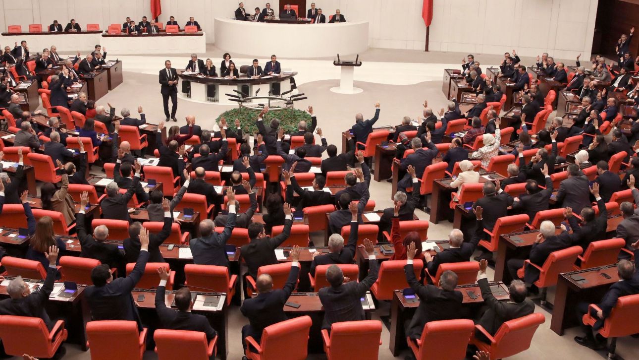 &Eta; &Tau;&omicron;&upsilon;&rho;&kappa;ί&alpha; &upsilon;&iota;&omicron;&theta;έ&tau;&eta;&sigma;&epsilon; &laquo;&iota;&sigma;&tau;&omicron;&rho;&iota;&kappa;ό&raquo; &nu;ό&mu;&omicron; &gamma;&iota;&alpha; &tau;&eta;&nu; &kappa;&omicron;&iota;&nu;&omega;&nu;&iota;&kappa;ή &epsilon;&pi;&alpha;&nu;έ&nu;&tau;&alpha;&xi;&eta; &tau;&omega;&nu; &mu;&alpha;&chi;&eta;&tau;ώ&nu; &tau;&omicron;&upsilon; PKK