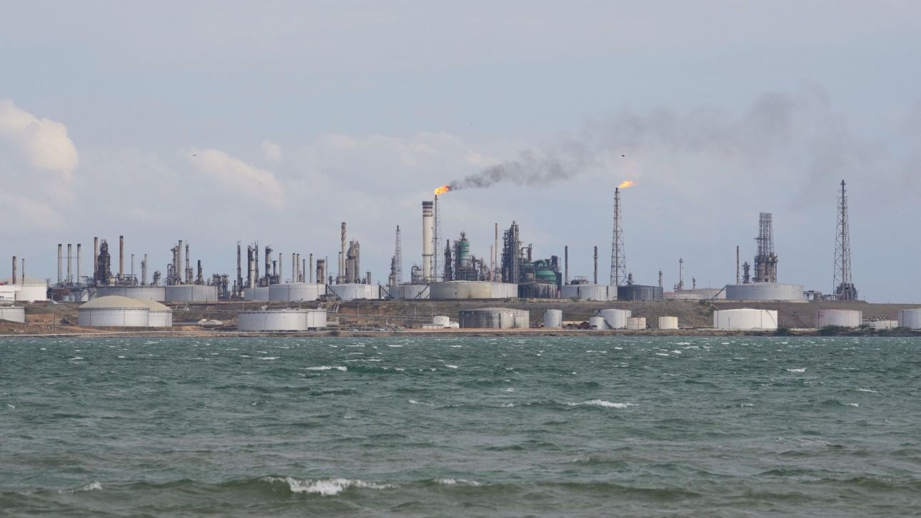 Η επόμενη μέρα του πετρελαϊκού deal ΗΠΑ - Βενεζουέλας: Τα στοιχήματα και οι παγίδες για τον Τραμπ