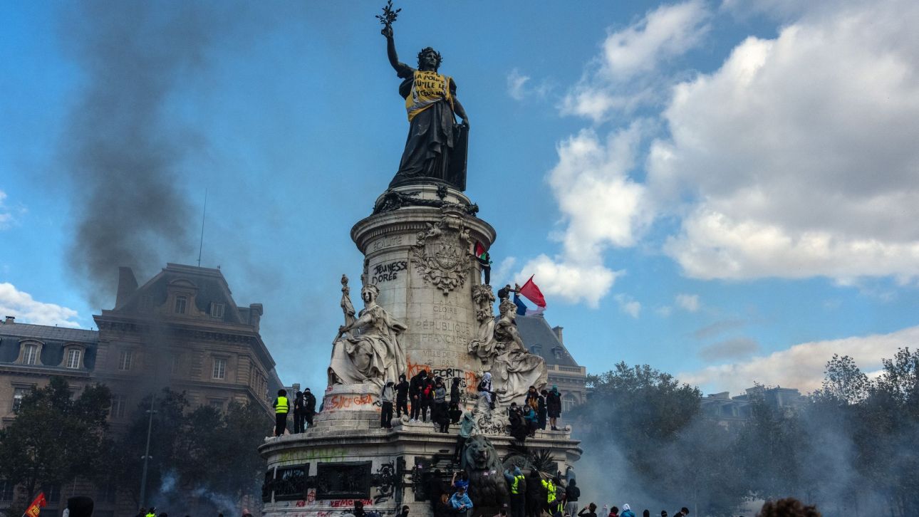 Γιατί και πού οι Ευρωπαίοι βγήκαν στους δρόμους - «Κύμα» οργής για ακρίβεια, στεγαστικό και παιδεία