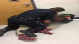 Αστυνομικός πρωταγωνιστής σε μαθητικό καβγά