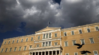 Δύσπιστοι οι νέοι στο δημοκρατικό θεσμό