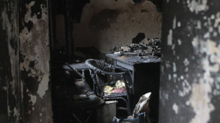 Video: Δύο νεκροί από φωτιά σε σπίτι στον Κολωνό