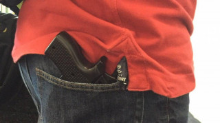 Πρόστιμο σε αεροδρόμιο για μια θήκη iPhone