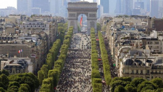 Στο Παρίσι παίρνουν μέτρα για τον περιορισμό της ρύπανσης από τα παλιά αυτοκίνητα