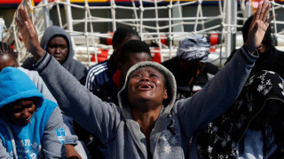 2.500 μετανάστες κατευθύνονταν μόνο σήμερα προς την Ιταλία