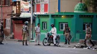 Ινδός πολιτικός κρεμάστηκε από ανεμιστήρα οροφής