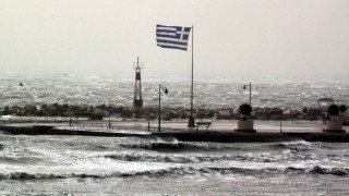Καιρός: Τοπικές βροχές, περιορισμένη ορατότητα και θυελλώδεις άνεμοι την Τετάρτη