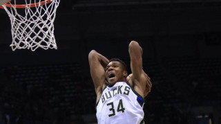 NBA: οι Μπακς έχασαν από τη Νέα Ορλεάνη, αλλά ο Αντετοκούνμπο μπήκε στο TOP 5 της ημέρας