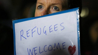 Απελπισία και διαδηλώσεις από το διάταγμα Τραμπ περί μετανάστευσης