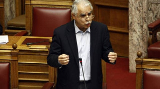 Μπαλάφας σε διαμαρτυρόμενο πολίτη: «Άντε πάενε από δω! Πίνω καφέ» (vid)