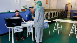 Τα πιο παράξενα εκλογικά κέντρα της Βρετανίας (pics)