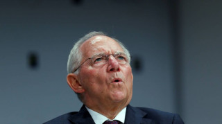 Βόλφγκανγκ Σόιμπλε: «Αντίο» από τον τσάρο της ευρωπαϊκής οικονομίας