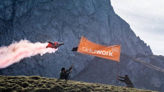 Πετώντας με δανεικά φτερά και ταχύτητα 250 χλμ/ώρα