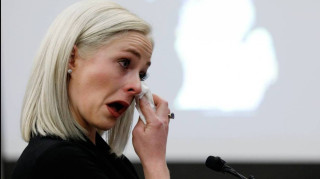 Γυναίκες που κακοποιήθηκαν σεξουαλικά από τον Νασάρ καταθέτουν στο δικαστήριο