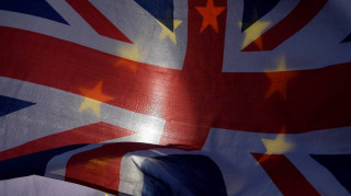 DW: Εξετάζεται σοβαρά το ενδεχόμενο παραμονής του Ηνωμένου Βασιλείου στην Τελωνειακή Ένωση