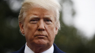 Ο Τραμπ ανακοίνωσε τις μεγαλύτερες κυρώσεις που έχουν επιβληθεί ποτέ στη Βόρεια Κορέα