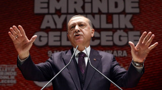 Ερντογάν: Έχουμε κακούς γείτονες, γι' αυτό παράγουμε όπλα