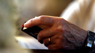 Κύπρος: Καθαίρεση στον ιερέα που βίαζε τη θετή του κόρη