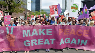 Πορεία διαδηλωτών στις Βρυξέλλες κατά του Ντόναλντ Τραμπ