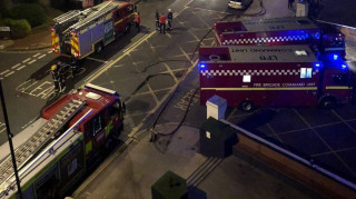 Πυρκαγιά σε τετραόροφο κτήριο στο Λονδίνο