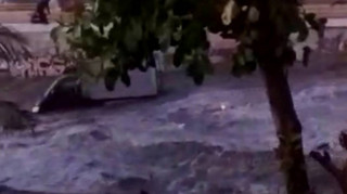 Νέο βίντεο ντοκουμέντο καταγράφει τη στιγμή του τσουνάμι στην Ινδονησία