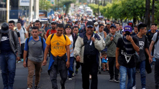 Νέο «καραβάνι» μεταναστών από το Ελ Σαλβαδόρ κατευθύνεται προς τις ΗΠΑ
