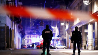 Νύχτα τρόμου στο Στρασβούργο: Τρεις νεκροί από επίθεση ενόπλου σε χριστουγεννιάτικη αγορά