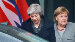 Μέρκελ σε Μέι: Καμία επαναδιαπραγμάτευση στη συμφωνία για το Brexit