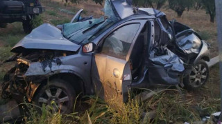 Λάρισα: Σοκάρουν οι φωτογραφίες από το τροχαίο με τους δύο νεκρούς
