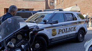 ΗΠΑ: Αστυνομικός συνέλαβε δύο 6χρονα παιδιά μέσα στο σχολείο τους