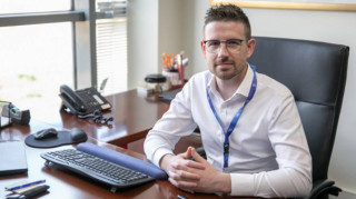 Dr Grant O'Connell: Το myblu™ φέρνει «κάτι καλύτερο» στο άτμισμα και τη ζωή των καπνιστών