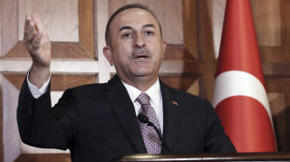 Τσαβούσογλου: Πολιτικό σόου η αναγνώριση της γενοκτονίας των Αρμενίων