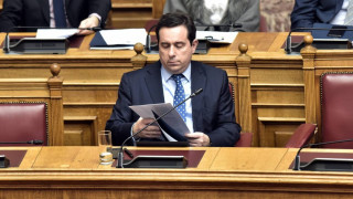 Μηταράκης: Γίνεται αποσυμφόρηση των νησιών σε χαμηλούς τόνους