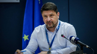 Χαρδαλιάς: Απαγορεύονται άτυπα πάρτι και συγχρωτισμός έξω από καφέ - μπαρ